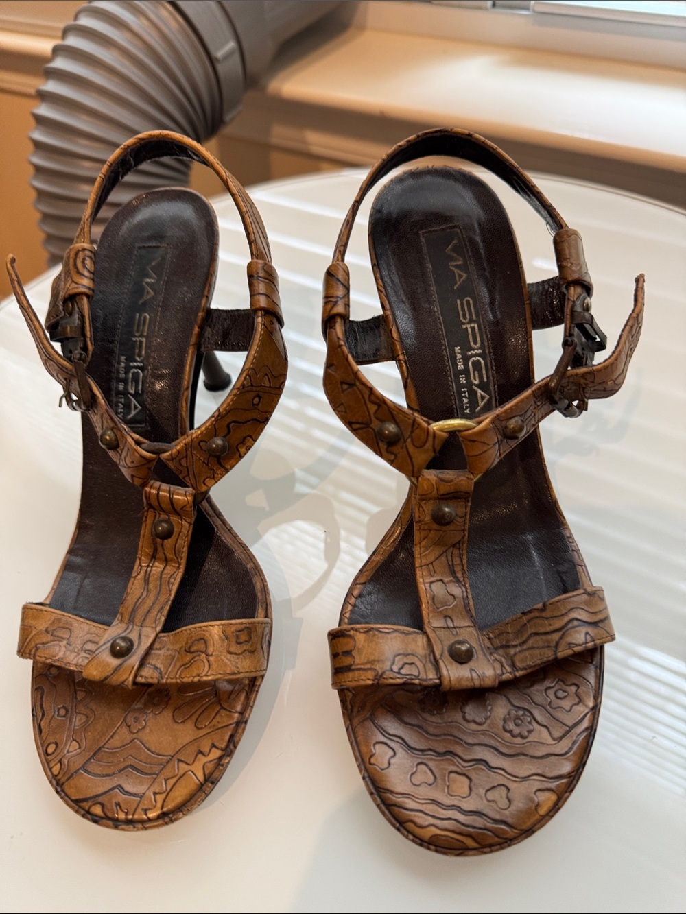 Via Spiga Tan Brown Embossed Leather T-Strap Heels